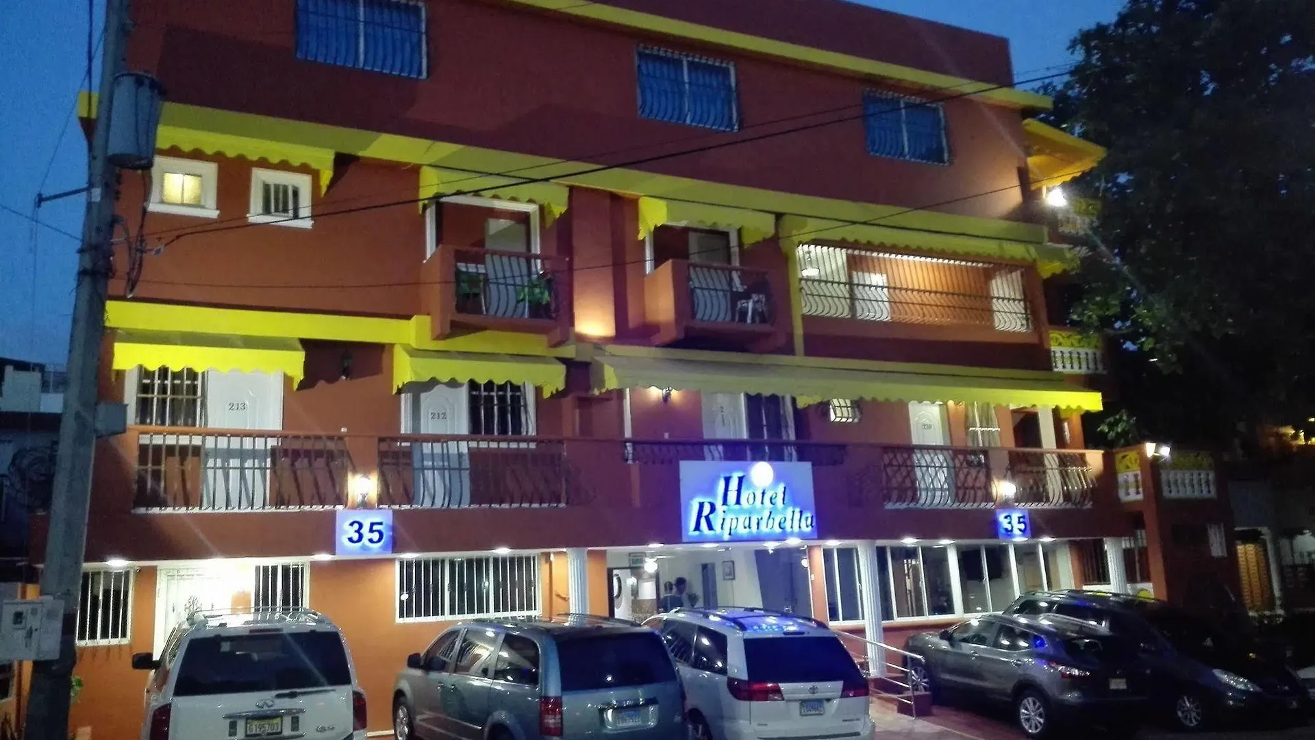 Hotel Riparbella Santo Domingo