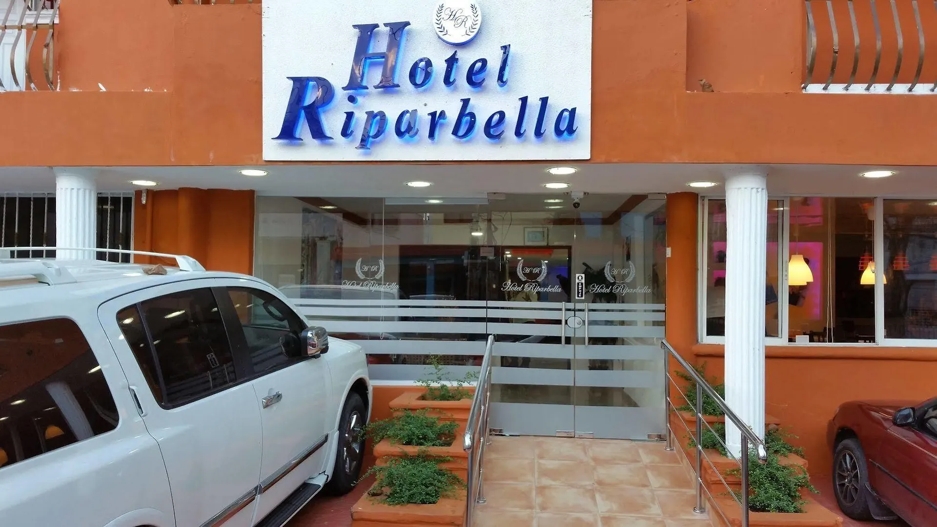 Hotel Riparbella Santo Domingo 3*,