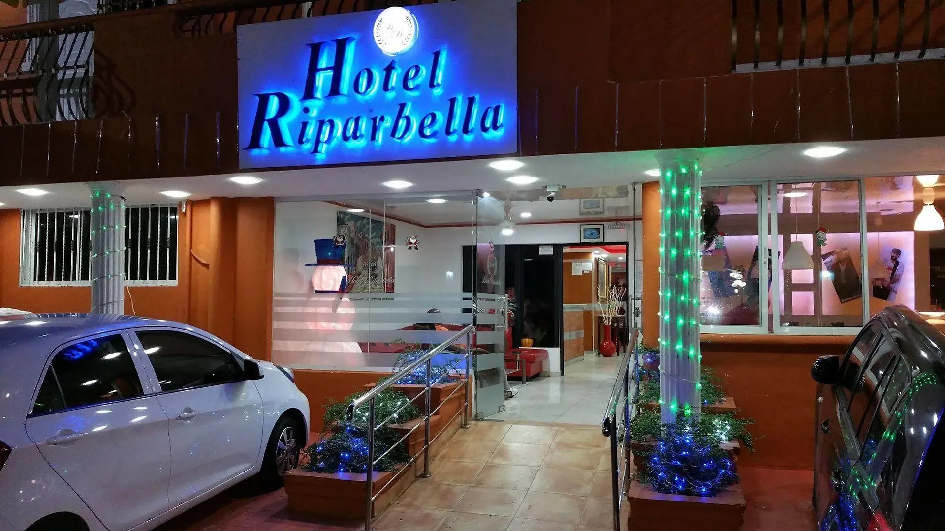 Hotel Riparbella Santo Domingo